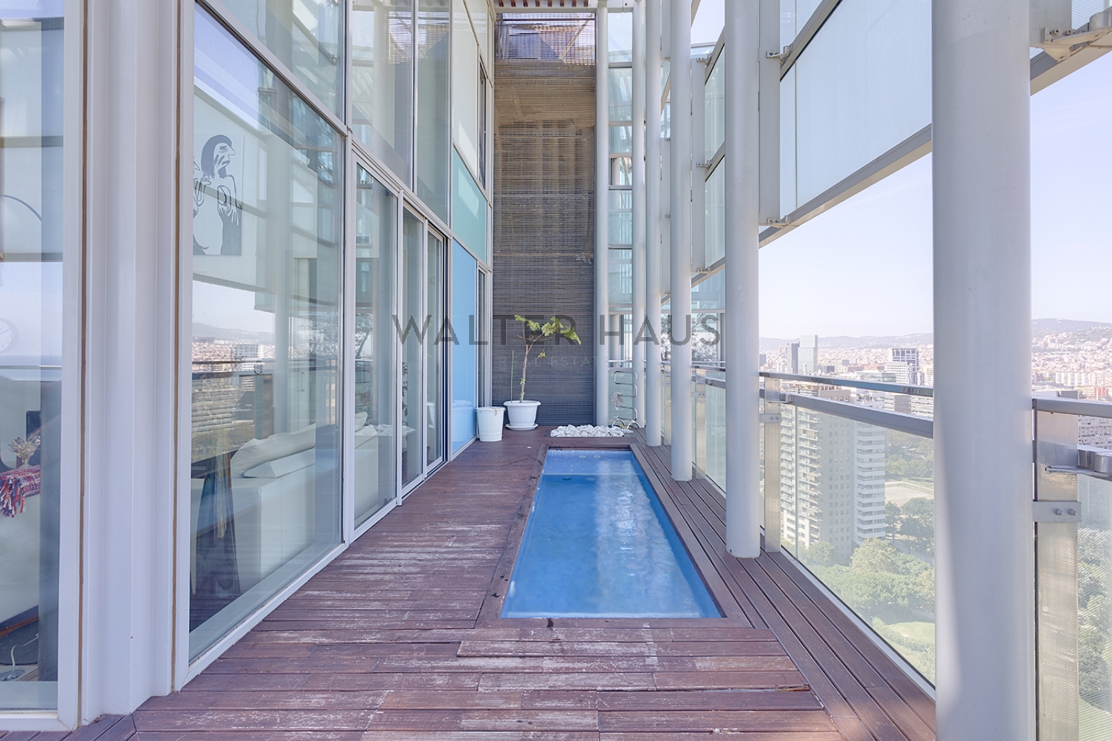 Ático con terraza y piscina en venta en Diagonal Mar, Barcelona – Walter  Haus