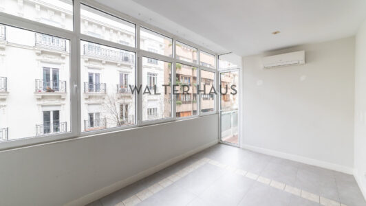 52A03644793.jpg