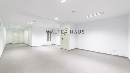 52A24042987-1.jpg