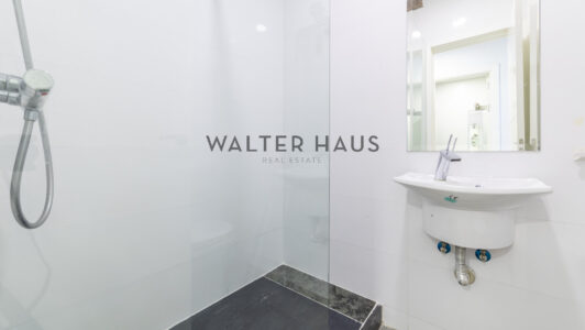 52A97087902-1.jpg