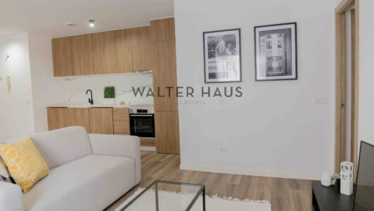 U3A23675204-1.jpg