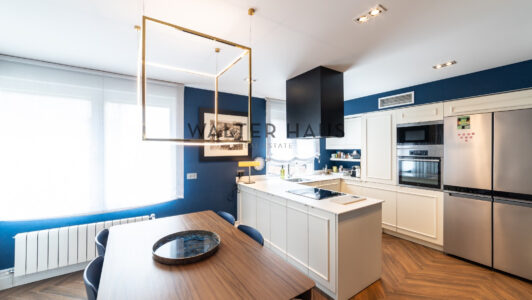 52A14704363-1.jpg