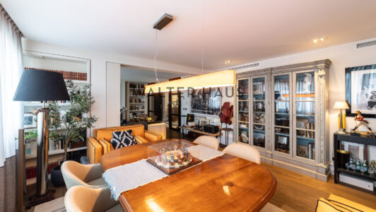 52A14886299-1.jpg