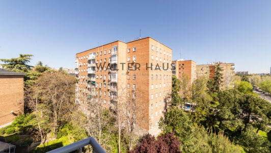 52A27646900-6.jpg