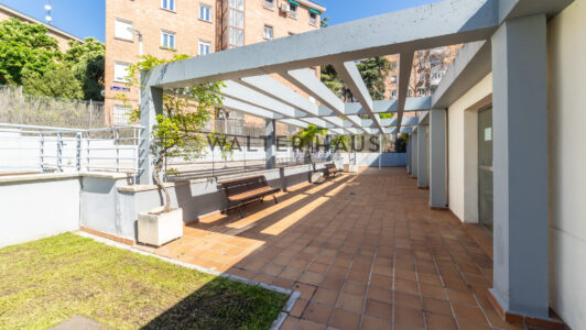 52A27729562-6.jpg