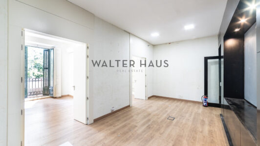 52A41637621-1.jpg
