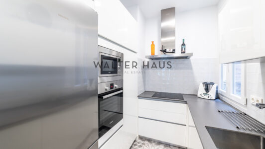 52A42108589-3.jpg