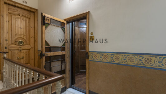 BRU121-Bruc121-Pral1-047063-4.jpg