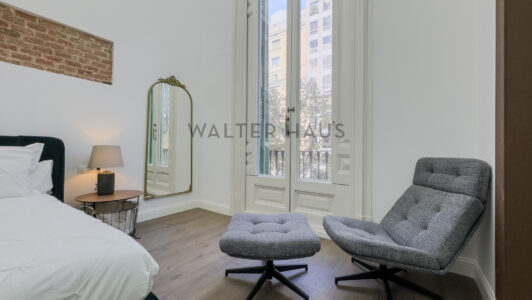 P120-205107-1.jpg
