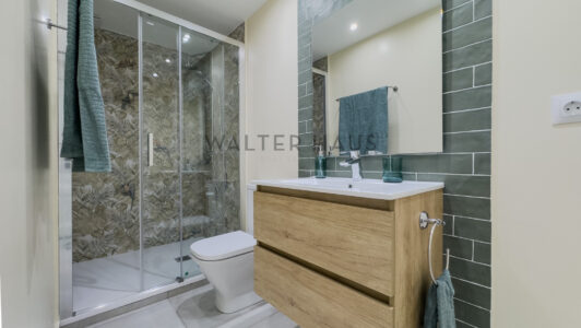 P120-209538-1.jpg