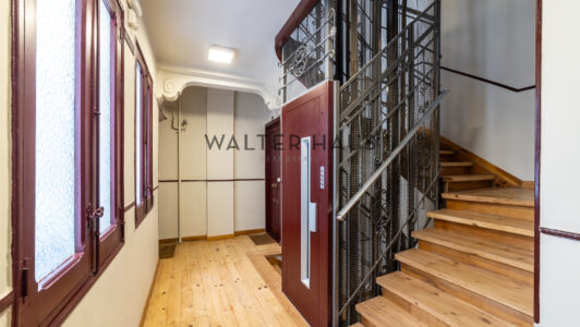 52A01629058-2.jpg