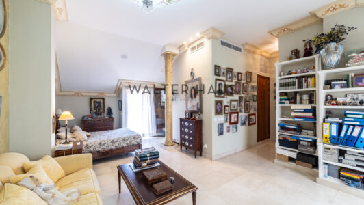 52A02094447-1.jpg