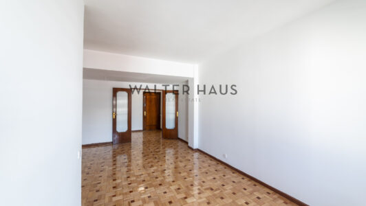 52A02959869-3.jpg