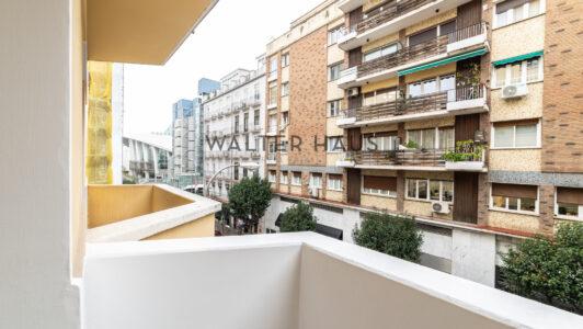52A02988810-2.jpg