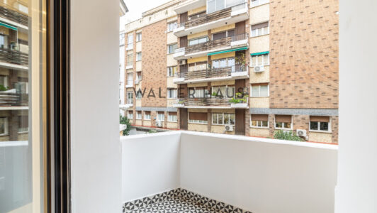 52A02992796-2.jpg