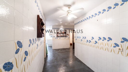 52A04494392-1.jpg