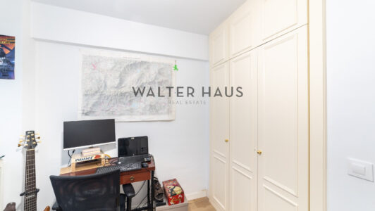 52A04591373-2.jpg