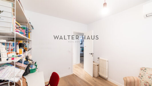 52A04702933-2.jpg