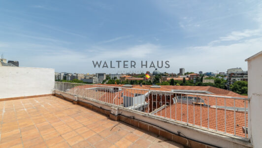 52A09841520-5.jpg