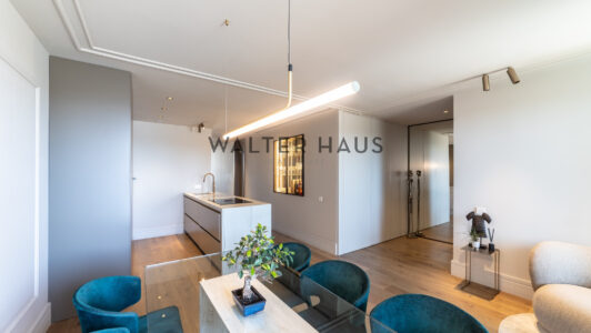 52A10982856-14.jpg