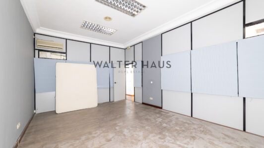 52A11867963-4.jpg