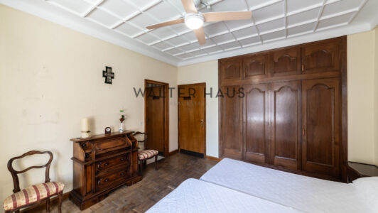 52A12874845-5.jpg