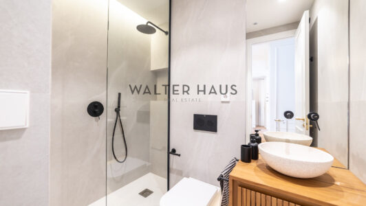52A13018521-4.jpg