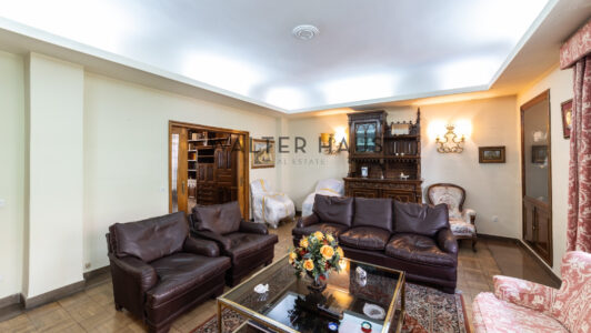 52A13304139-5.jpg