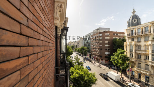 52A13602119-1.jpg