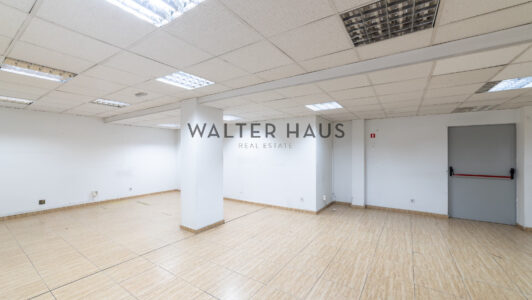 52A63427201-3.jpg