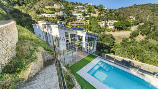 Casa_estrenar_en_Platja_dC2B4Aro_Girona_234423.jpg