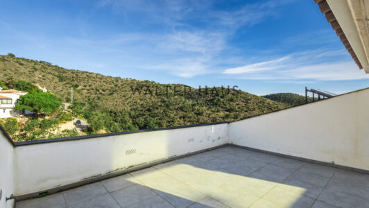 Casa_estrenar_en_Platja_dC2B4Aro_Girona_38045.jpg