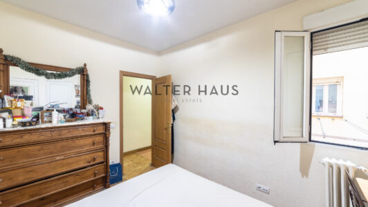 52A00518811-4.jpg