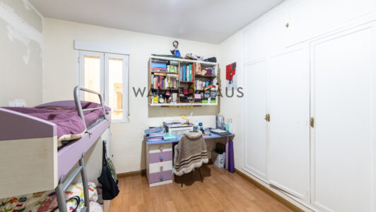 52A00618042-4.jpg