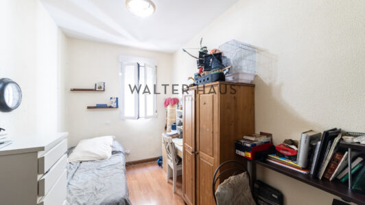 52A00639945-4.jpg