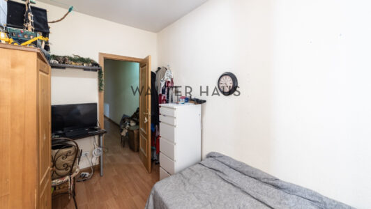 52A00647810-4.jpg