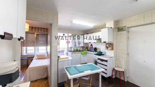 52A11553261-4.jpg
