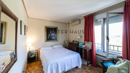 52A11669681-3.jpg
