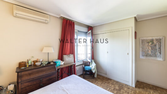 52A11678131-4.jpg