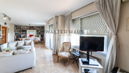 52A11775979-3.jpg