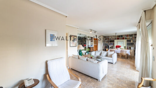 52A11787720-3.jpg
