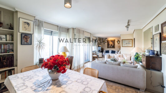 52A11851788-4.jpg