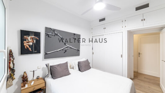 52A82933097-4.jpg