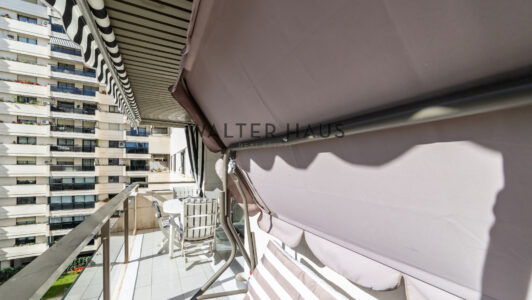 52A00889472.jpg