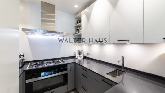 52A01395380-1.jpg