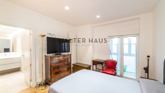 52A01576087-1.jpg