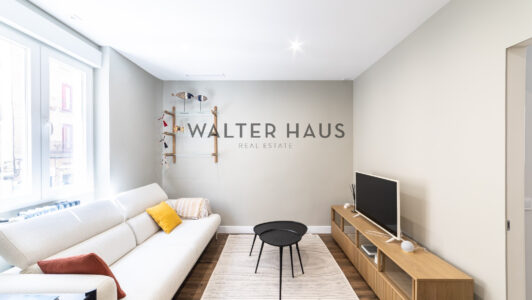 52A01959345-3.jpg