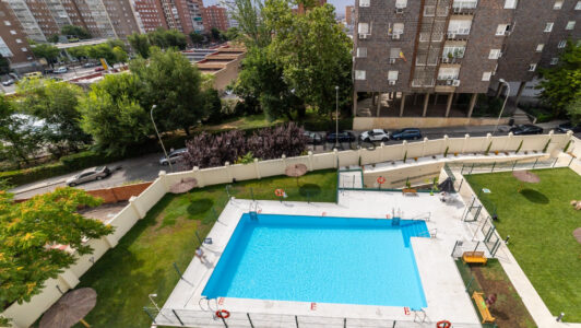 52A02758105-1.jpg