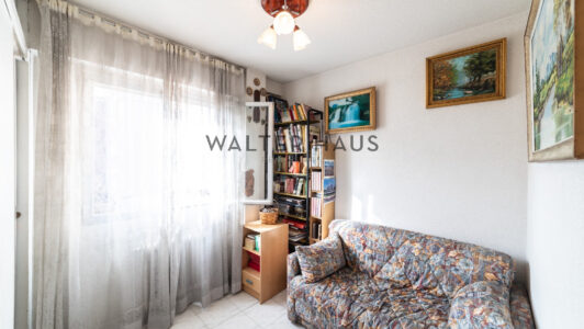 52A05918291-4.jpg