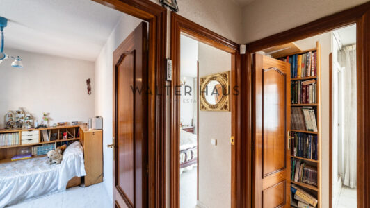 52A06276151-4.jpg